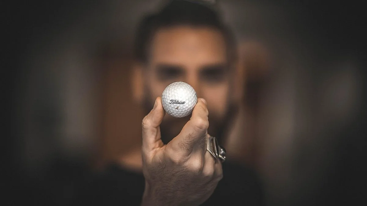 LIVGolf首席执行官回避未来赛事问题：战术执行与攻防转换观察